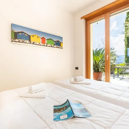 Degli Oleandri 1a Apartment